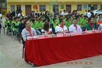 參會領(lǐng)導(dǎo)觀看學(xué)生們?yōu)榇蠹覝?zhǔn)備的精彩節(jié)目